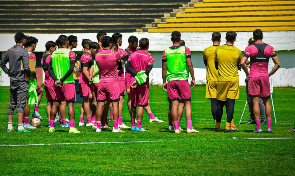 Jugadores del aurinegro en un entrenamiento anterior. Foto: club The Strongest