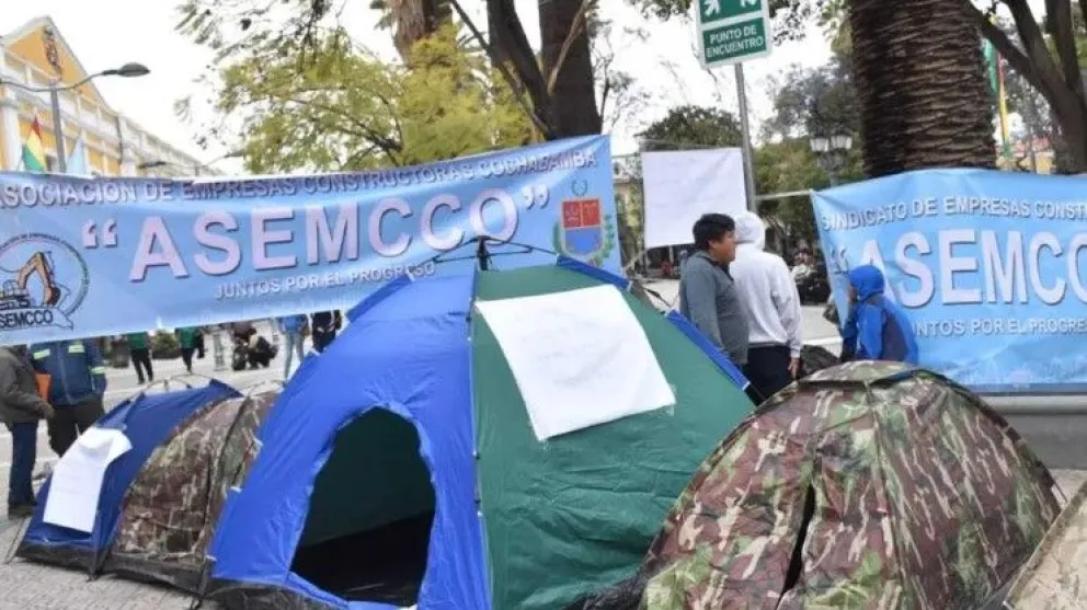 Empresas constructoras en huelga de hambre. Foto: Opinión