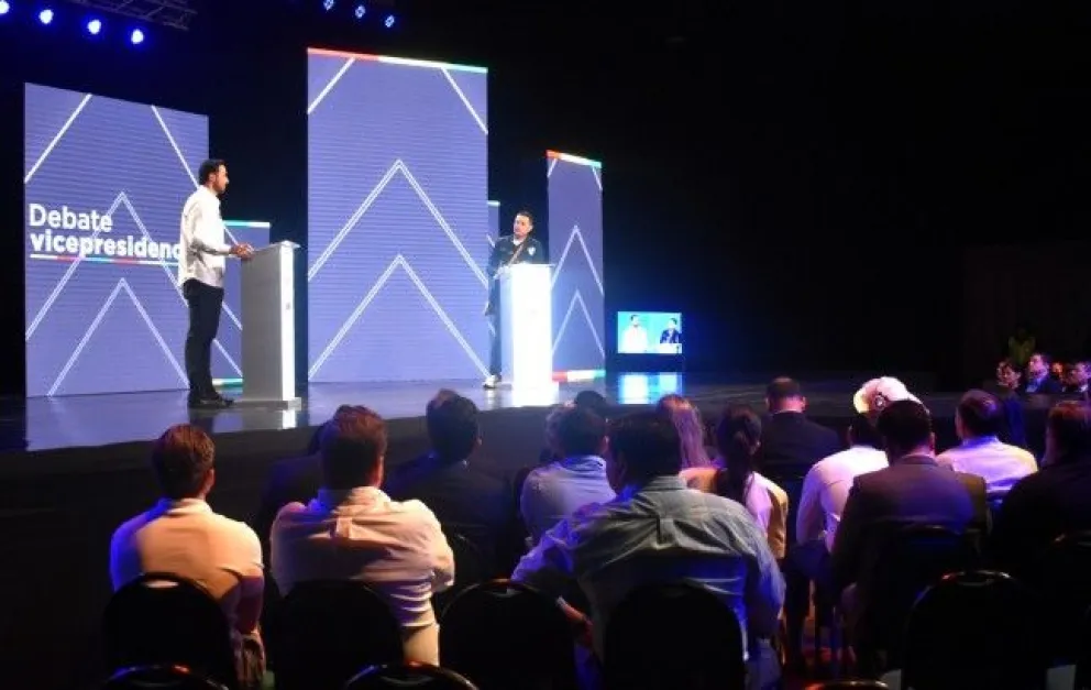 El debate vicepresidencial se desarrolló el pasado domingo 5 de octubre, con la participación de Juan Pablo Velasco y Edman Lara. Foto: Archivo