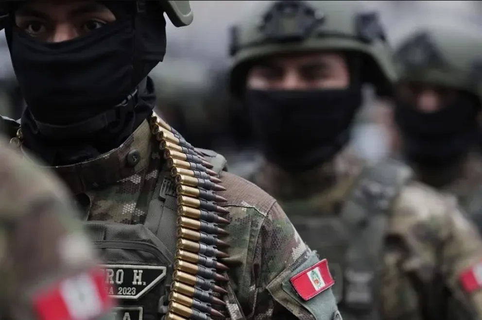 Integrantes de las Fuerzas Militares y de Policía peruanas, en Lima (Perú). Foto: EFE