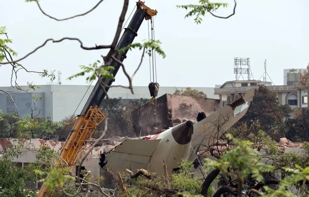Restos del avión de pasajeros de Air India en el lugar del accidente en junio. Foto: :EFE
