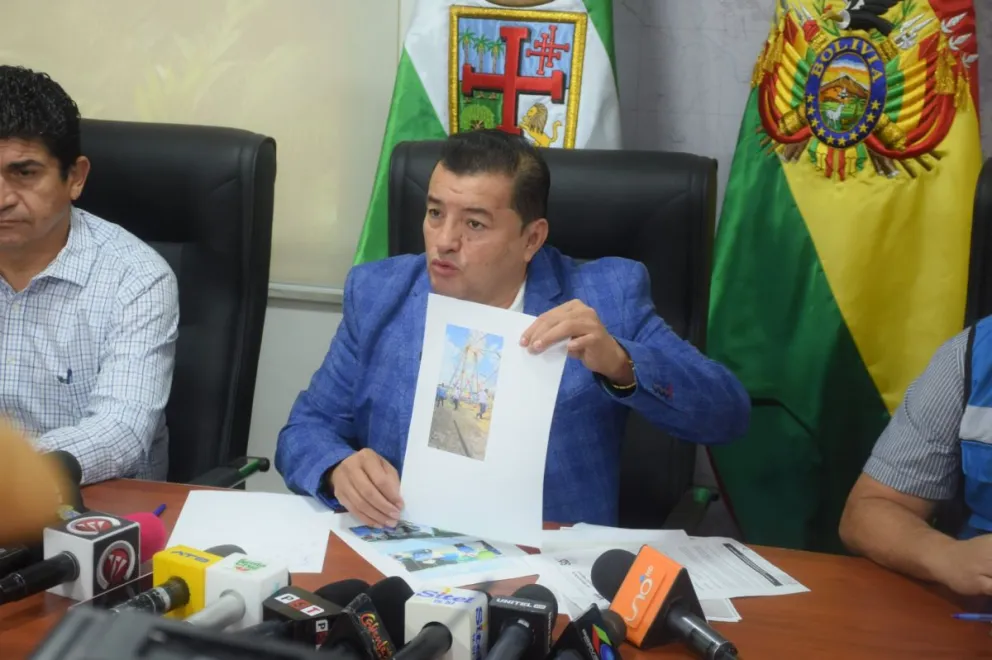 El alcalde de Santa Cruz este miércoles, durante el anuncio. Foto: RRSS del municipio 