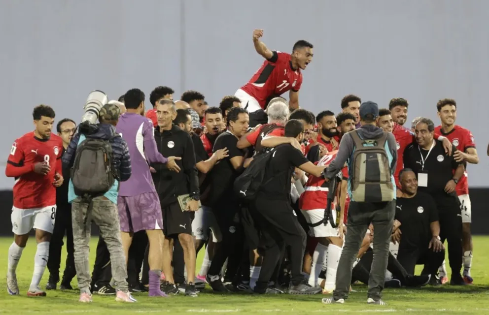 Jugadores de la selección de Egipto festeja su clasificación al Mundial 2026. Foto: EFE