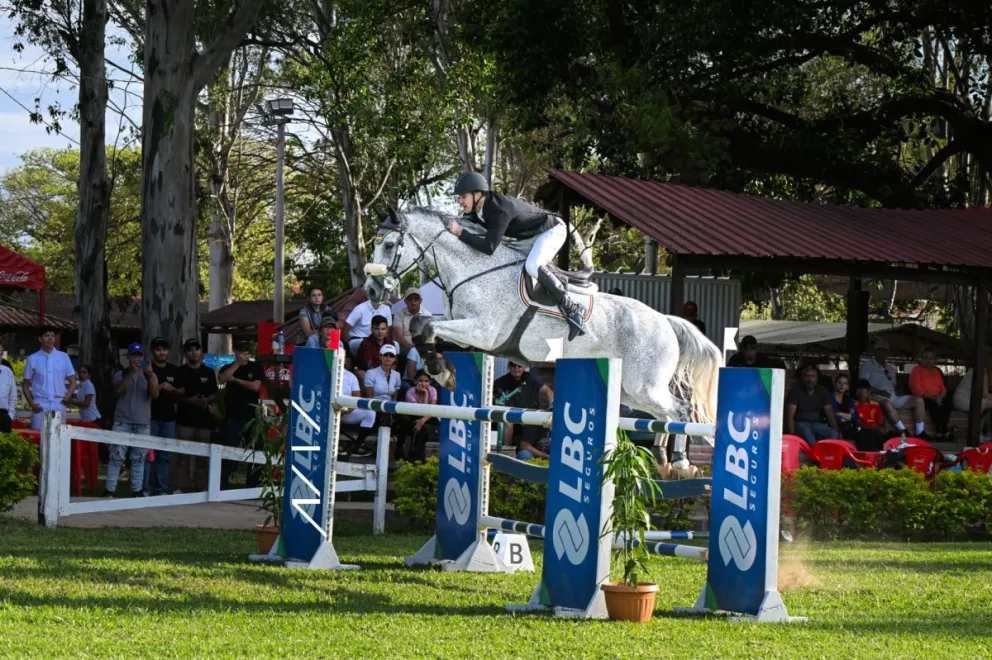 Fernando Bedoya en plena competencia en la capital oriental. Foto: Fernando Bedoya