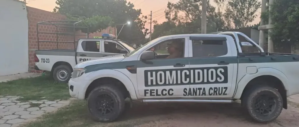 La División de Homicidios de la Policía Boliviana acudió al lugar donde se encontró el cráneo humano. Foto: Unitel
