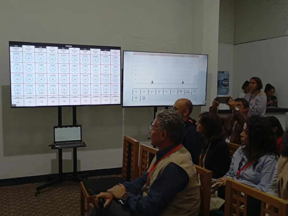 El simulacro realizado el domingo. Foto: TSE