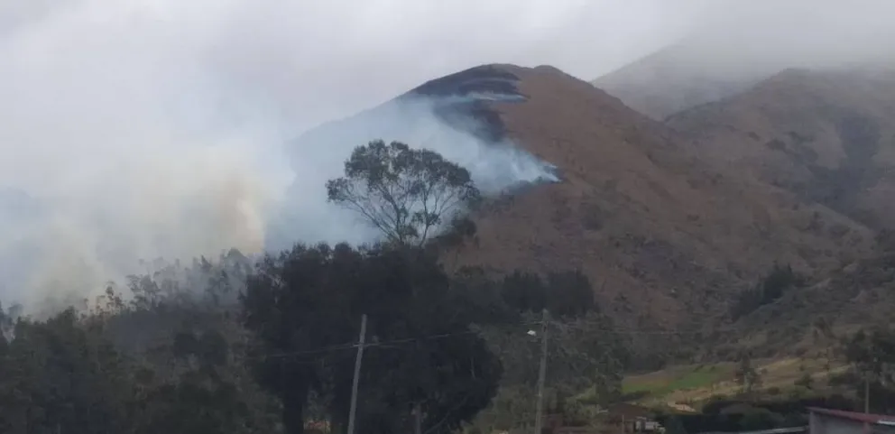 Un incendio forestal en el municipio de Pocona en una imagen de archivo. Foto: Ministerio de Defensa