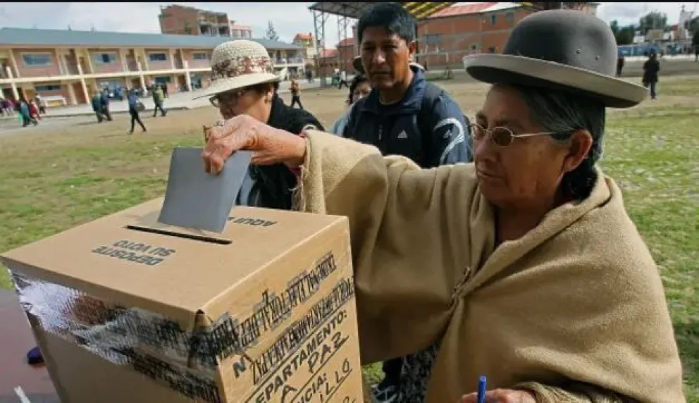 Una imagen de archivo del revocatorio de 2008 en el país. Foto: RRSS