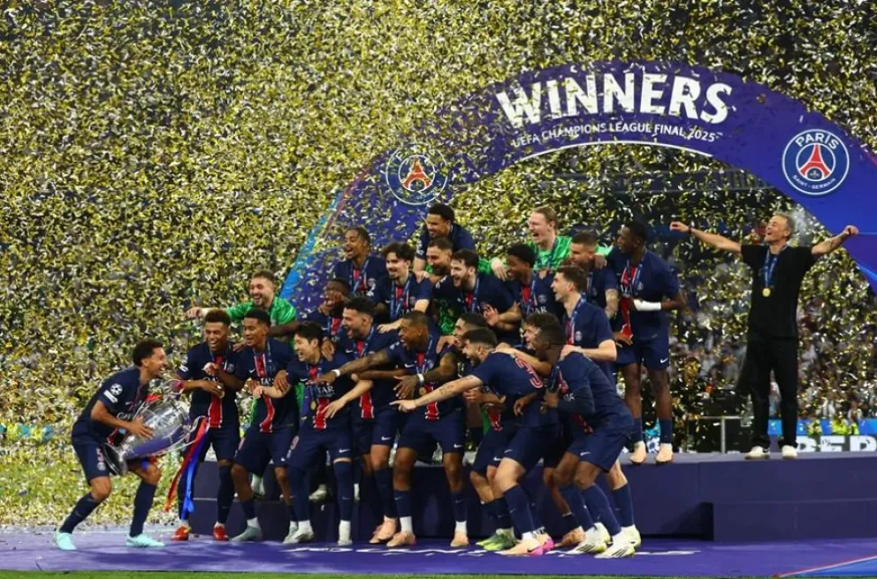 Los jugadores del PSG celebran su título de la Liga de Campeones de la UEFA. Foto: EFE.