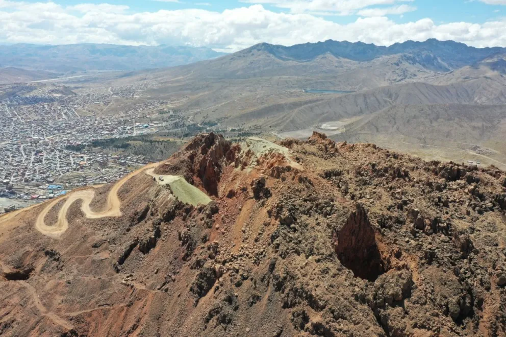 Vista de los hundimientos en la cúspide. FOTO: Azucena Fuertes