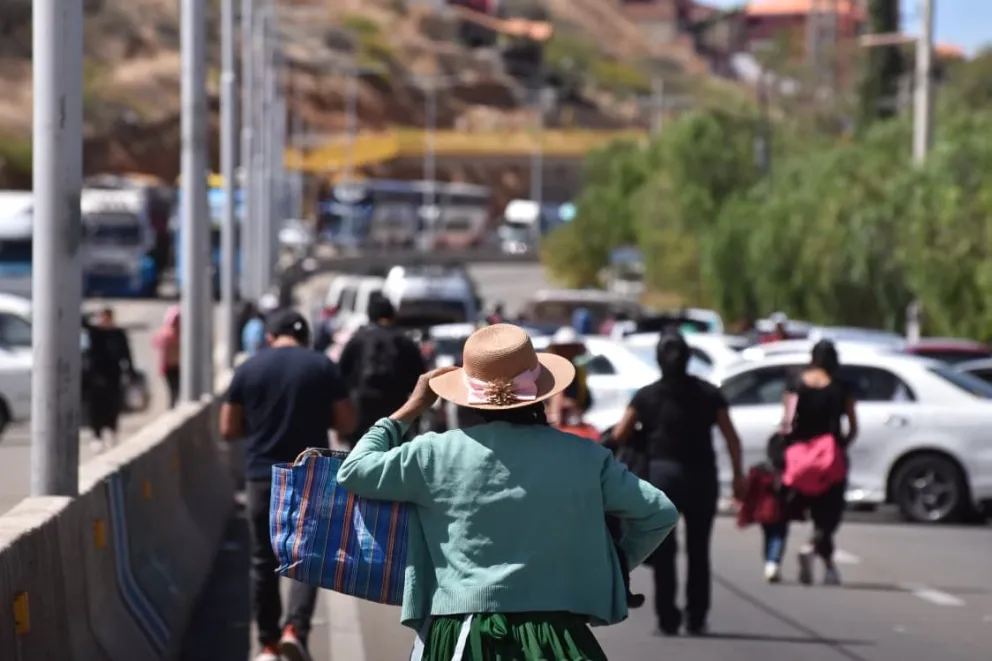 Un sector bloqueado este martes en Cochabamba. Foto: APG