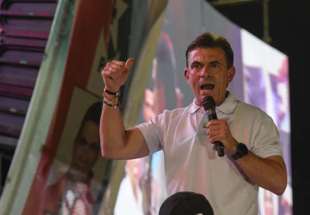 Rodrigo Paz durante el cierre de campaña en Santa Cruz. FOTO: APG