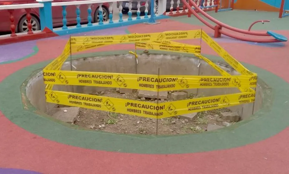 El hueco donde antes estaba la cama elástica. FOTO: AMUN