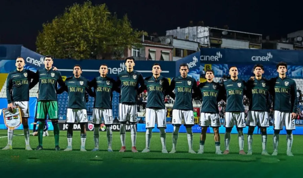 Jugadores de la Selección nacional antes del partido con Jordania. Foto: La Verde - FBF