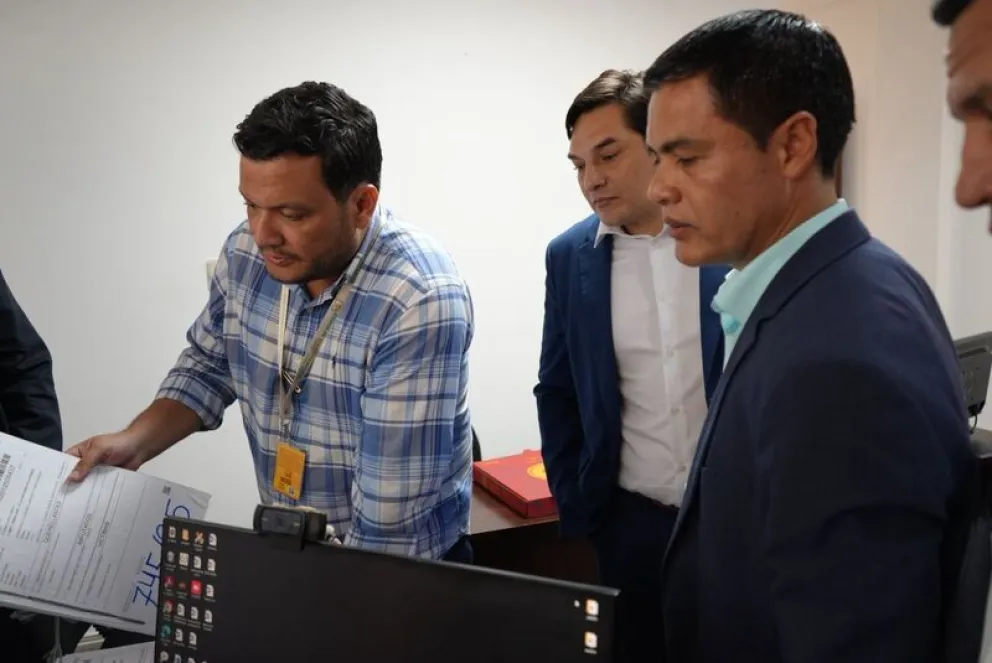 Funcionarios de la Magistratura durante la inspección. Foto: Consejo de la Magistratura