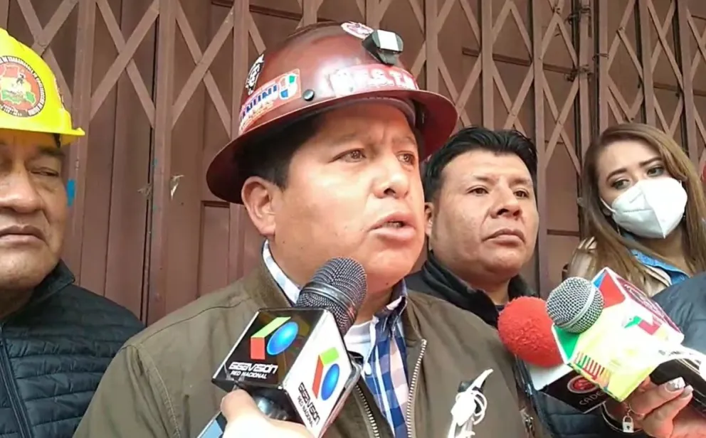 El exdirigente de la Central Obrera Boliviana (COB), Juan Carlos Huarachi Quispe, en un contacto con los medios. Foto: APG