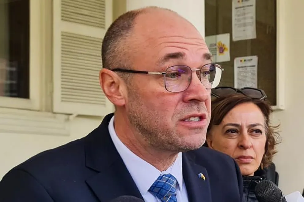 El representante de la Unión Europea, Davor Stier, habla en una rueda de prensa este sábado, en La Paz (Bolivia). EFE/ Gabriel Márquez