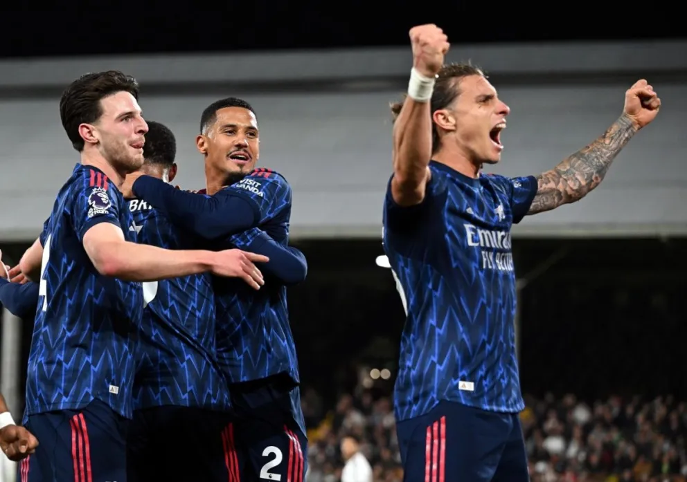 Jugadores del Arsenal celebran por su gol del triunfo. Foto: Arsenal FC.