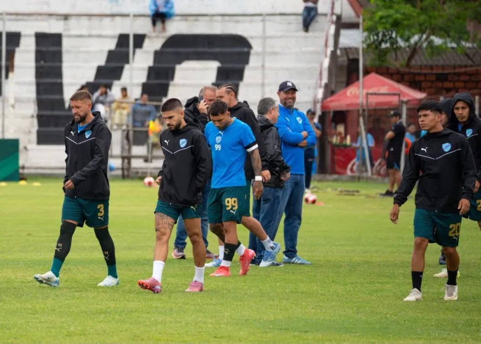 Jugadores de la Academia previo al cotejo con Blooming. Foto: Club Bolívar.