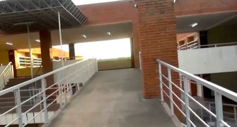 El colegio Jhon F. Keneddy, en Santa Cruz