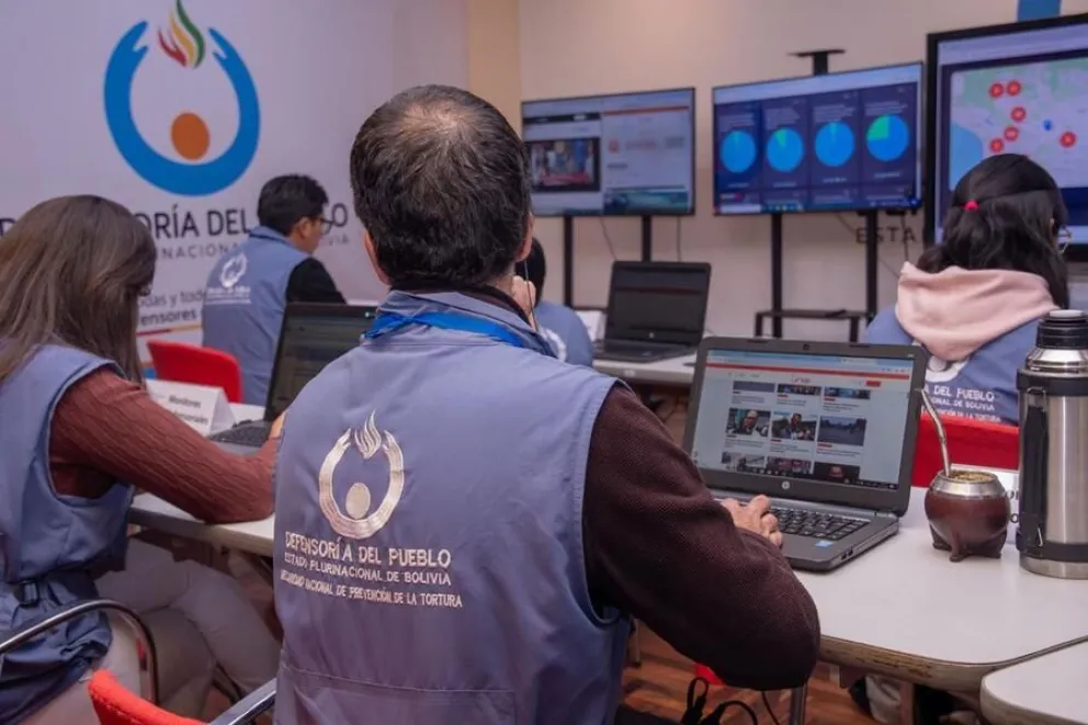 Un funcionario de la Defensoría en una imagen referencial. Foto: Defensoría del Pueblo