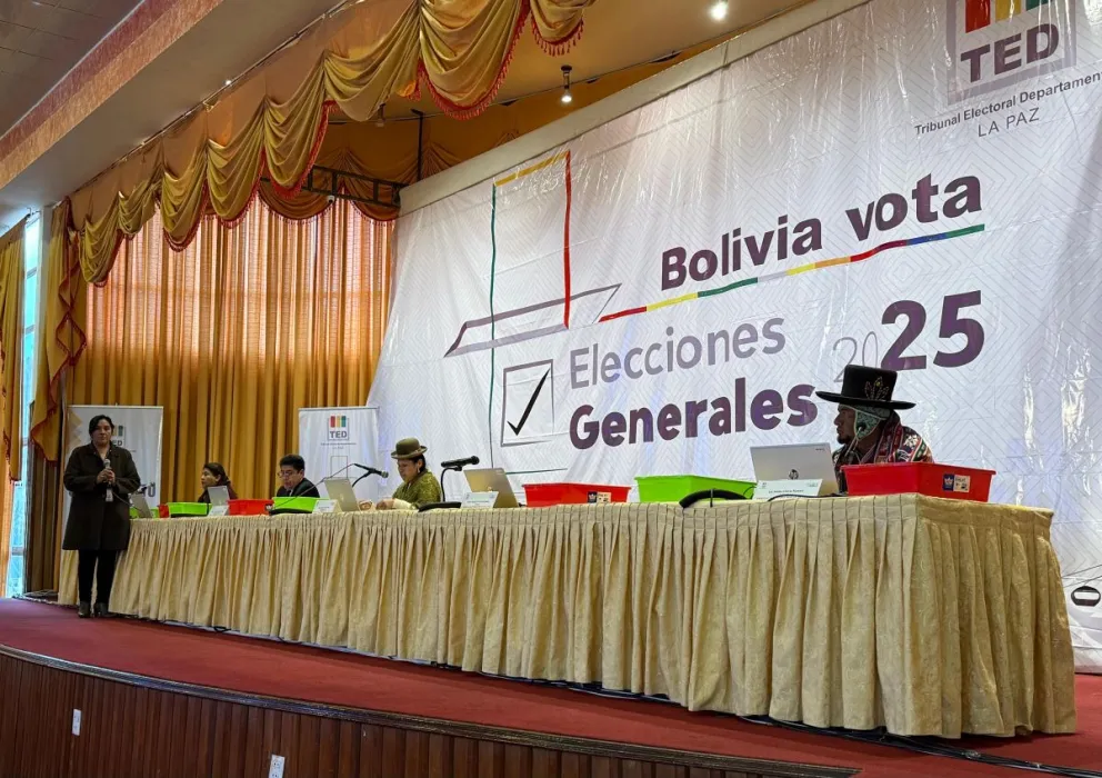 Este domingo,  el Tribunal Electoral Departamental de La Paz instaló la Sala Plena. Foto: TDE La Paz 