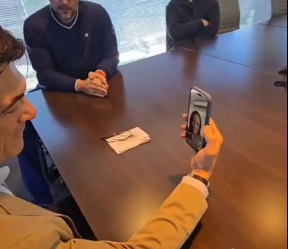 Rodrigo Paz conversa con María Machado. FOTO: Captura de video