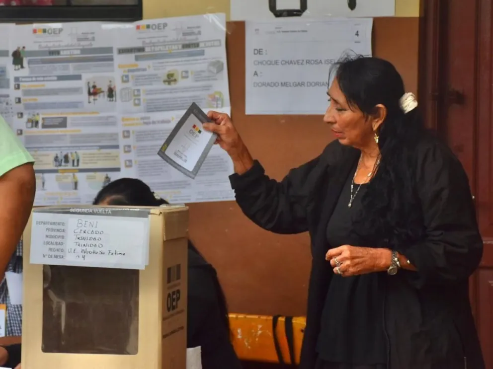 La segunda vuelta se desarrolló el domingo 19 de octubre en el país. Foto: APG