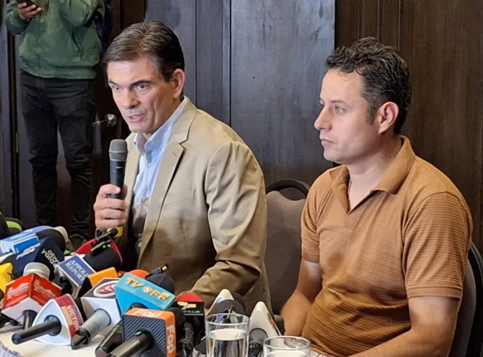 El presidente y vicepresidente electos de Bolivia, Rodrigo Paz y Edman Lara, ofrecieron una conferencia de prensa este lunes en la zona sur de La Paz. Foto: Paulo Lizárraga 