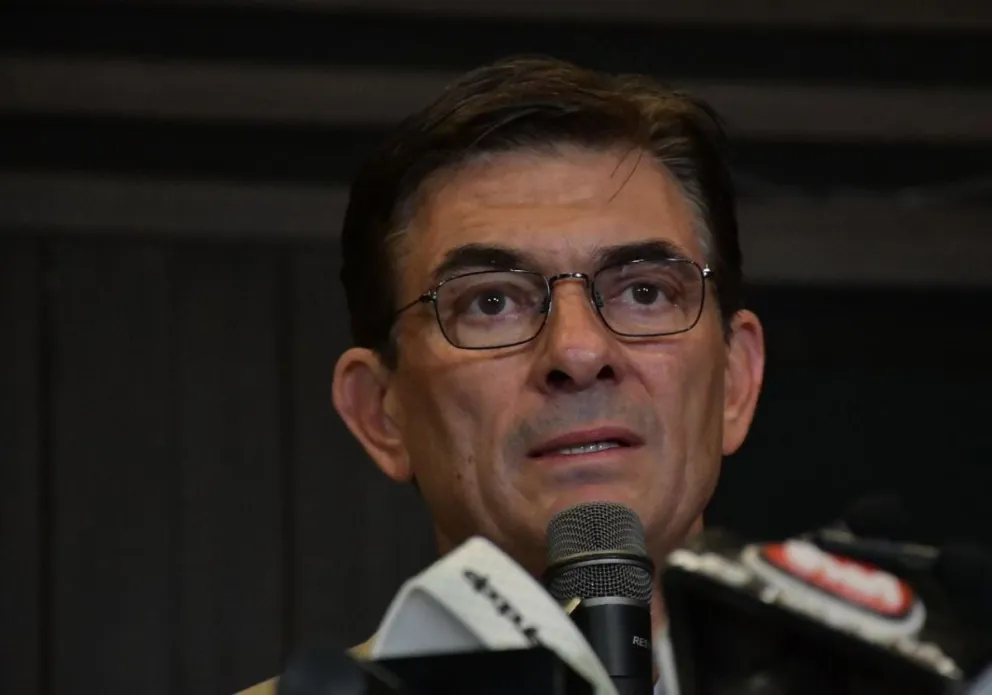 Rodrigo Paz en una imagen de la conferencia de prensa que brindó ayer lunes. Foto: APG