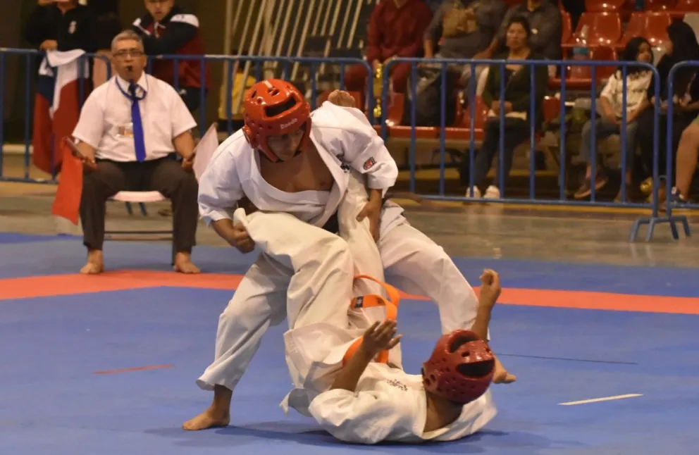 Un combate de un torneo anterior. Foto: Feboka.