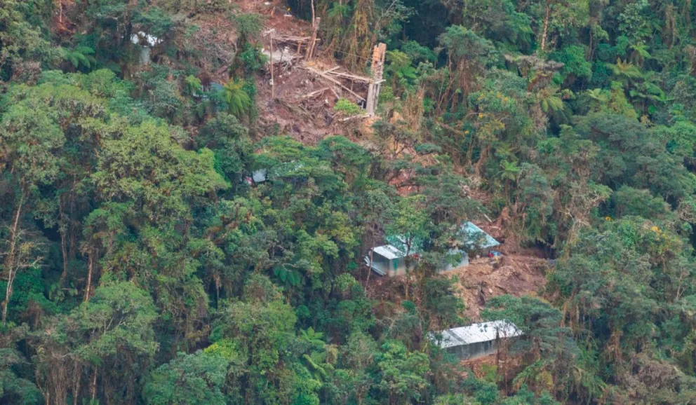 Imagen de las instalaciones ilegales. FOTOS: Erbol