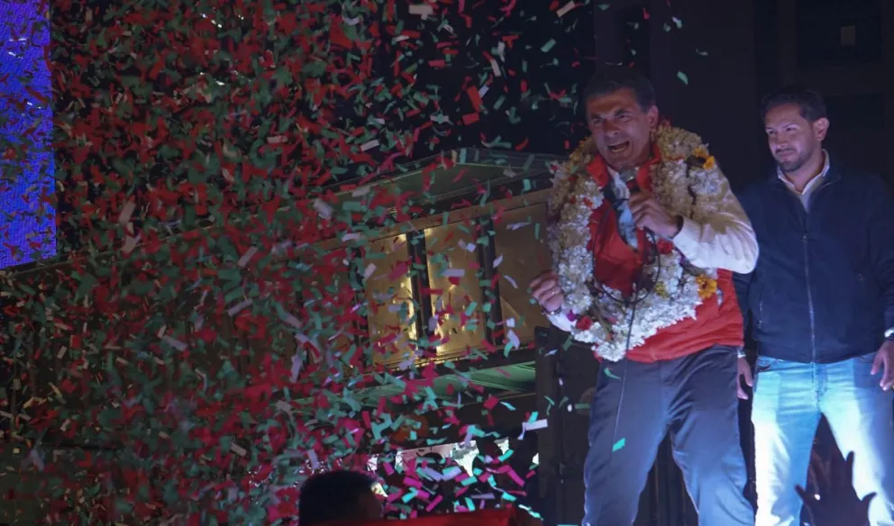 Rodrigo Paz durante los festejos por su victoria. FOTO: APG