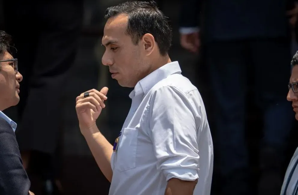 El presidente de Perú, José Jerí, en el Patio de Honor del Palacio de Gobierno. Foto: EFE