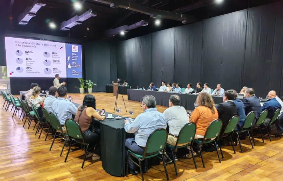 Reunión de sectores productivos con la bancada electa del departamento de Santa Cruz, una actividad organizada por la Cámara Nacional de Industrias. Foto: CAO