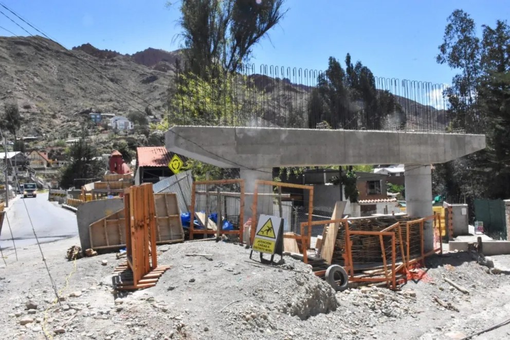 Vista del puente que se construye en el sector de Aranjuez, paralelo al Víctor Paz. Foto: SMIP.
