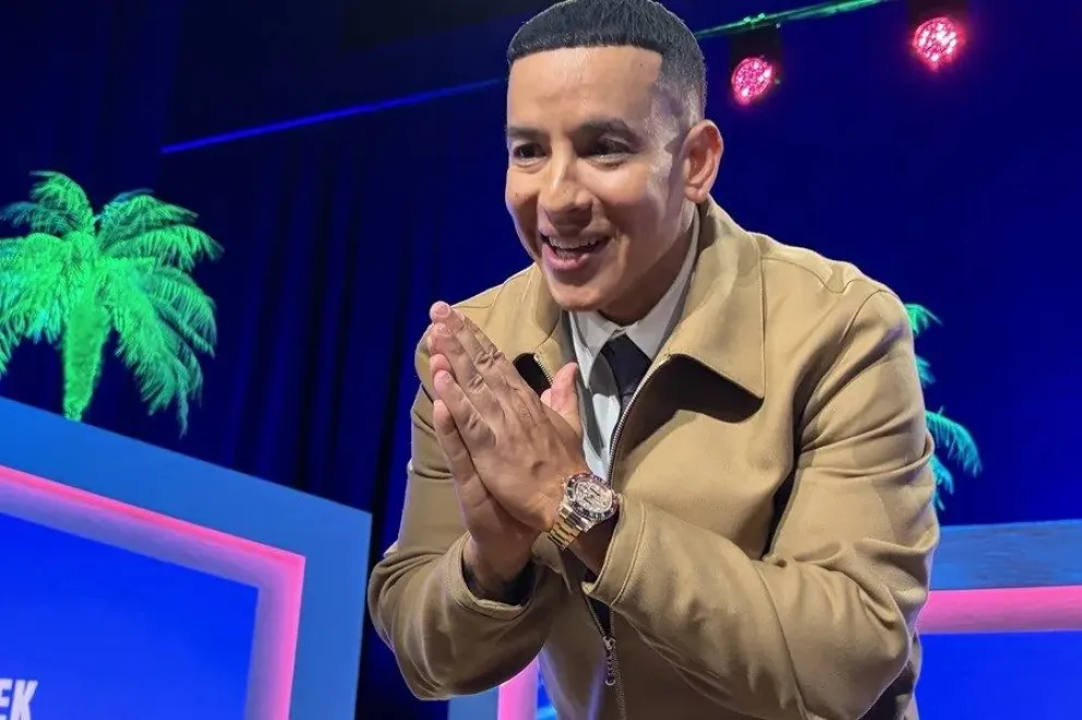 El reguetonero puertorriqueño Daddy Yankee reacciona durante el tercer día de la Semana de la Música Latina de Billboard este miércoles, en el teatro The Fillmore, en Miami Beach (EE.UU.) EFE