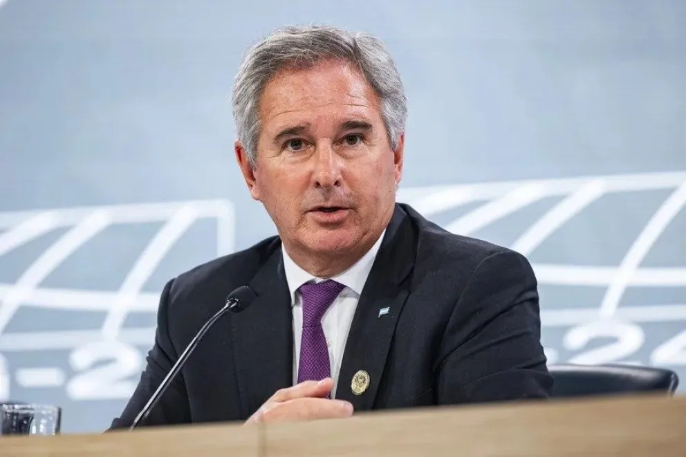 El secretario de Finanzas de Argentina, Pablo Quirno, participa en un evento del Fondo Monetario Internacional (FMI), el 14 de octubre de 2025, en Washington. EFE