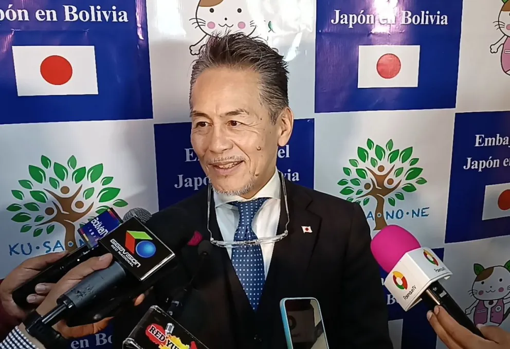 El embajador del Japón en Bolivia, Hiroshi Onomura, en un contacto con los medios de comunicación locales. 