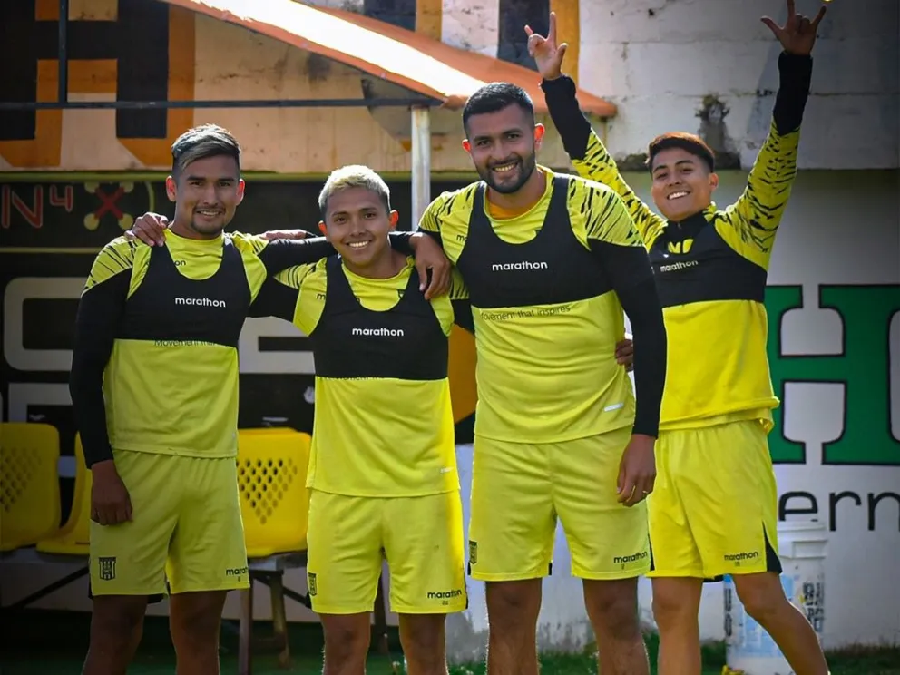 Los jugadores del cuadro atigrados en una práctica en la zona de Achumani. Foto: TS