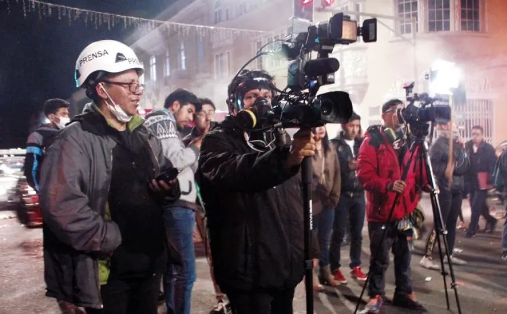 Periodistas en la cobertura de un conflicto en Cochabamba en una imagen de archivo. Foto: ANP