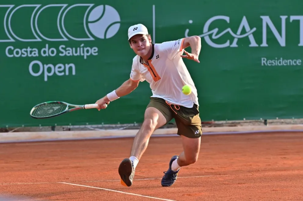 El tenista nacional durante el encuentro que disputó este sábado. Foto:  Agencia Try