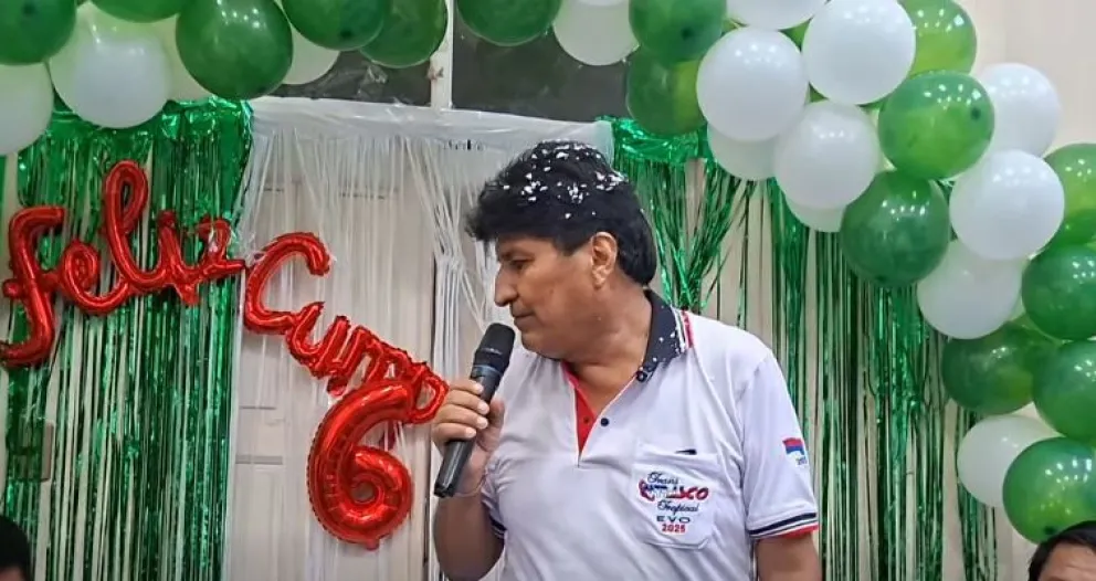 Evo Morales festeja su cumpleaños, este domingo. Foto: Captura de video