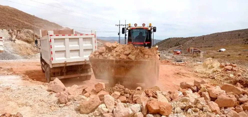Cooperativistas mineros antes de entrar a la mina. Foto: El Potosí