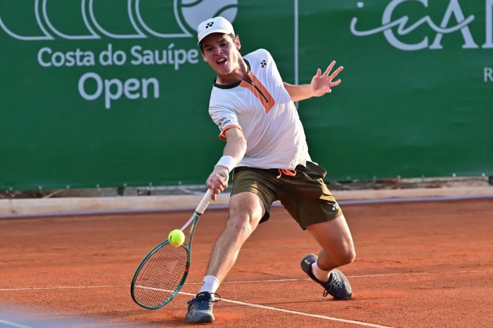 El boliviano Juan Carlos Prado en su partido de semifinal con Ramón Burruchaga. Foto: Agencia Try