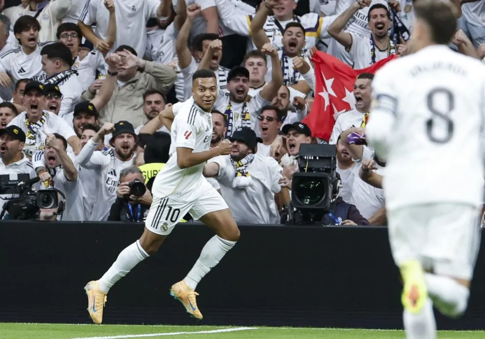 El francés Kylian Mbappé celebra el primer gol del Real Madrid. Foto: EFE