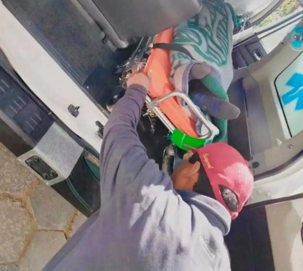 Los obreros fueron trasladados un hospital para su respectiva atención. Foto: El Potosí. 