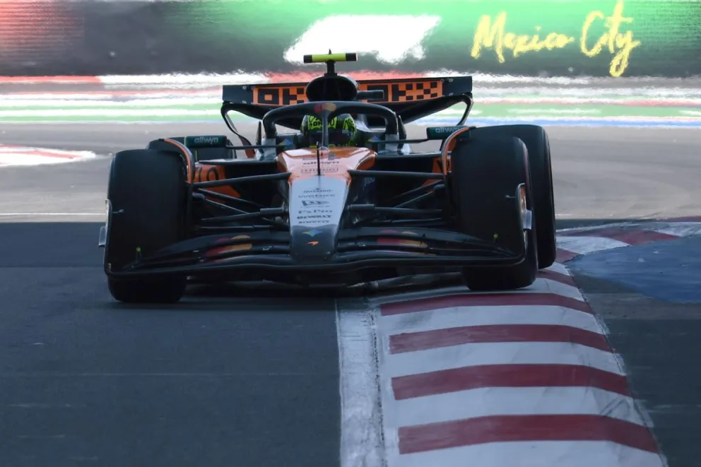 El británico Lando Norris de McLaren, compite en el Gran Premio de México de la Fórmula Uno. Foto: EFE