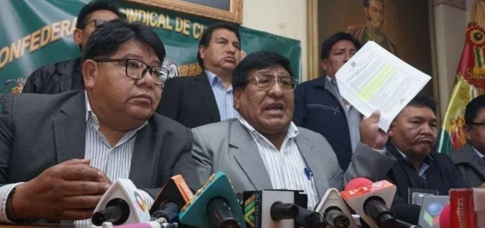 Confederación Sindical de Choferes de Bolivia en conferencia de prensa este martes. Foto: Captura de video 