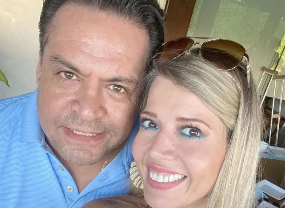 El exalcalde y su esposa en una imagen de archivo, en enero de 2022. Foto: RRSS de Ribera 